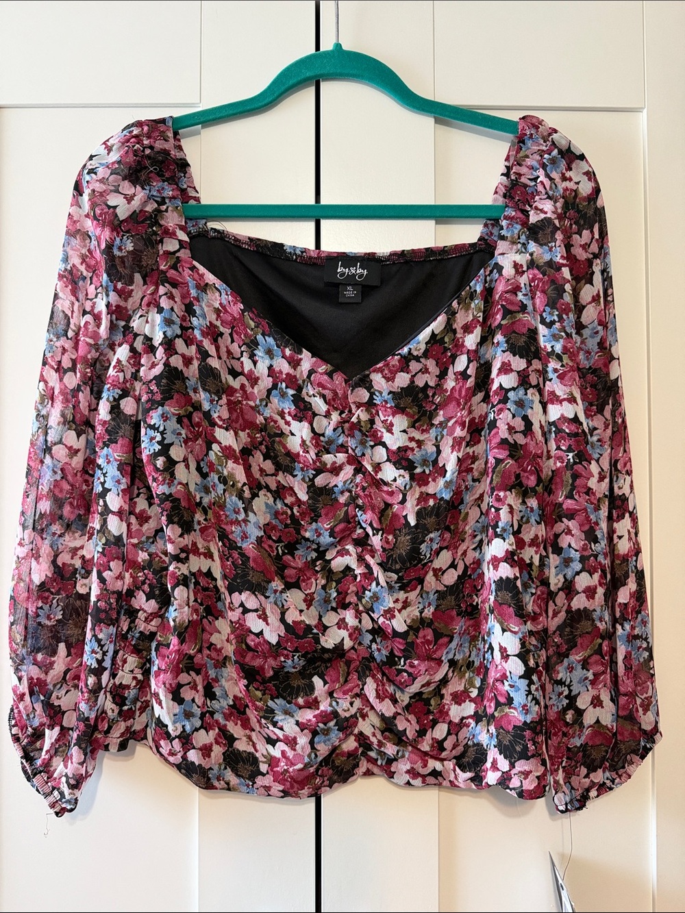 BRAND NEW W TAGS Women’s Floral Top